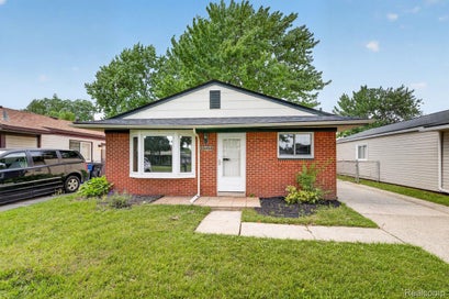 33484 Krauter Street Westland City MI 48185