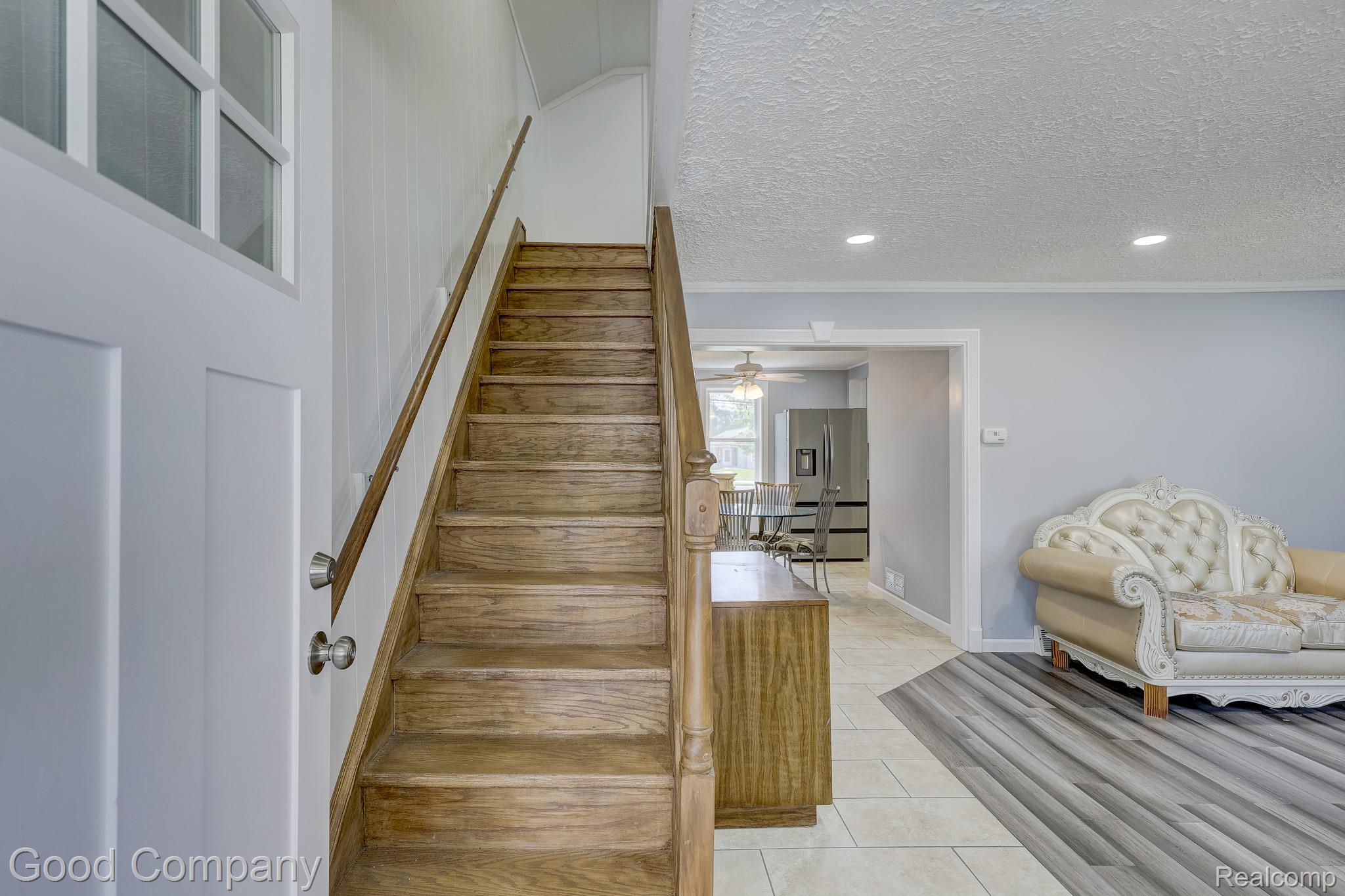 335 W Lincoln Avenue