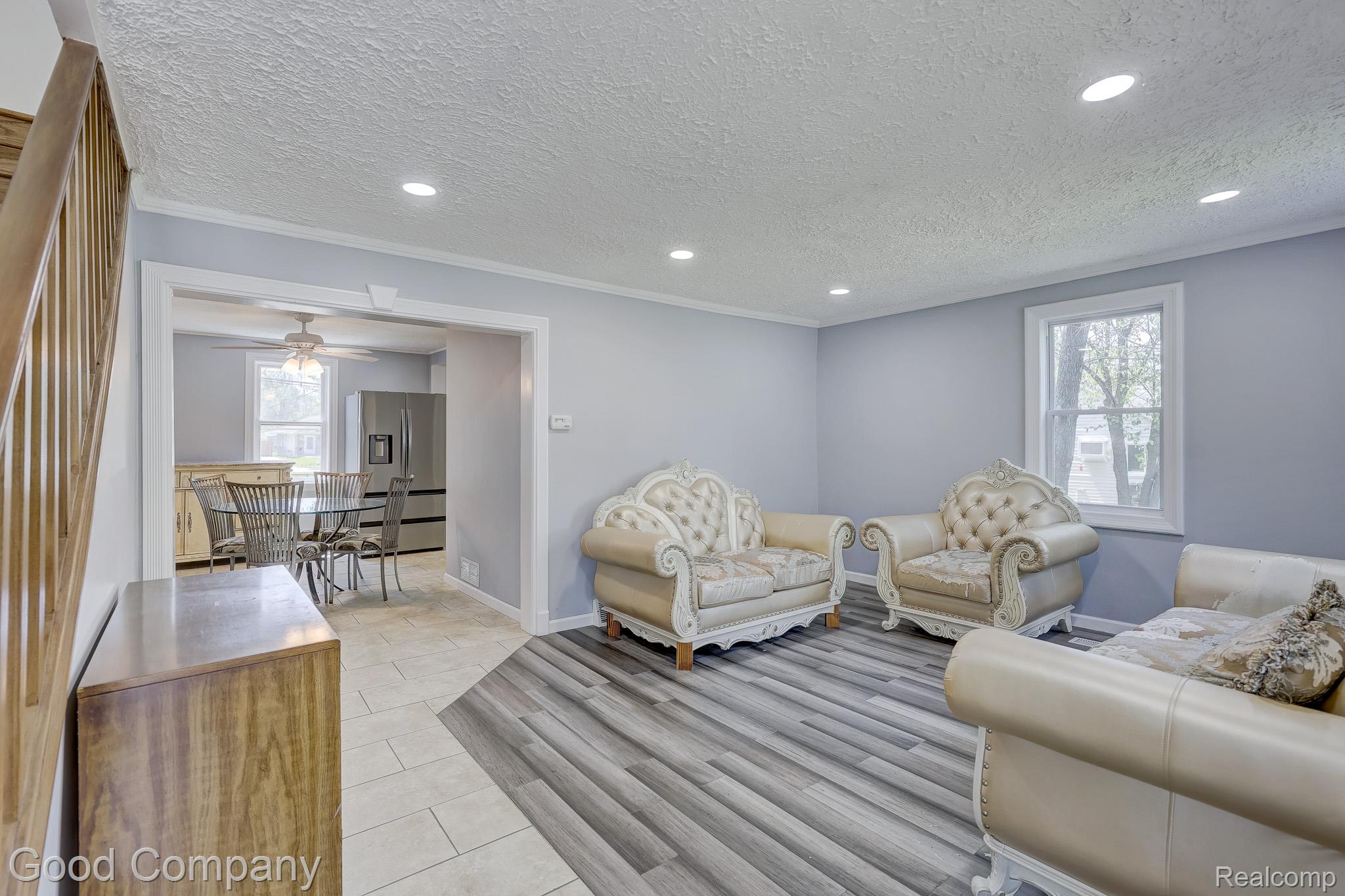 335 W Lincoln Avenue