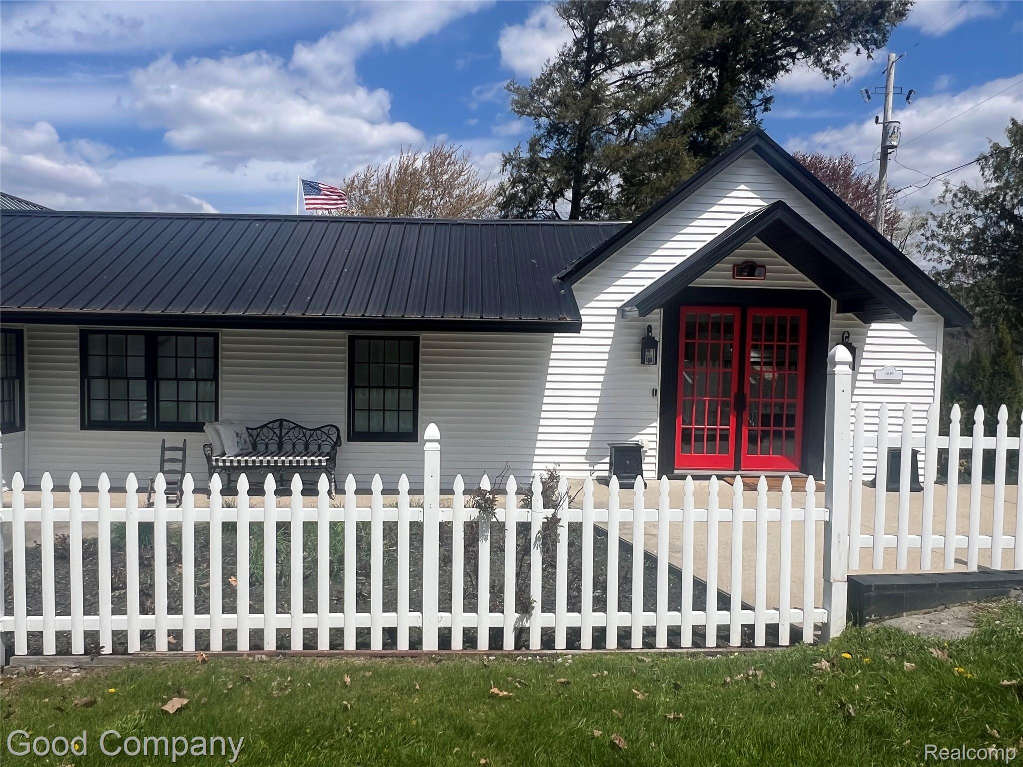 1849 E Pratt Lake Road