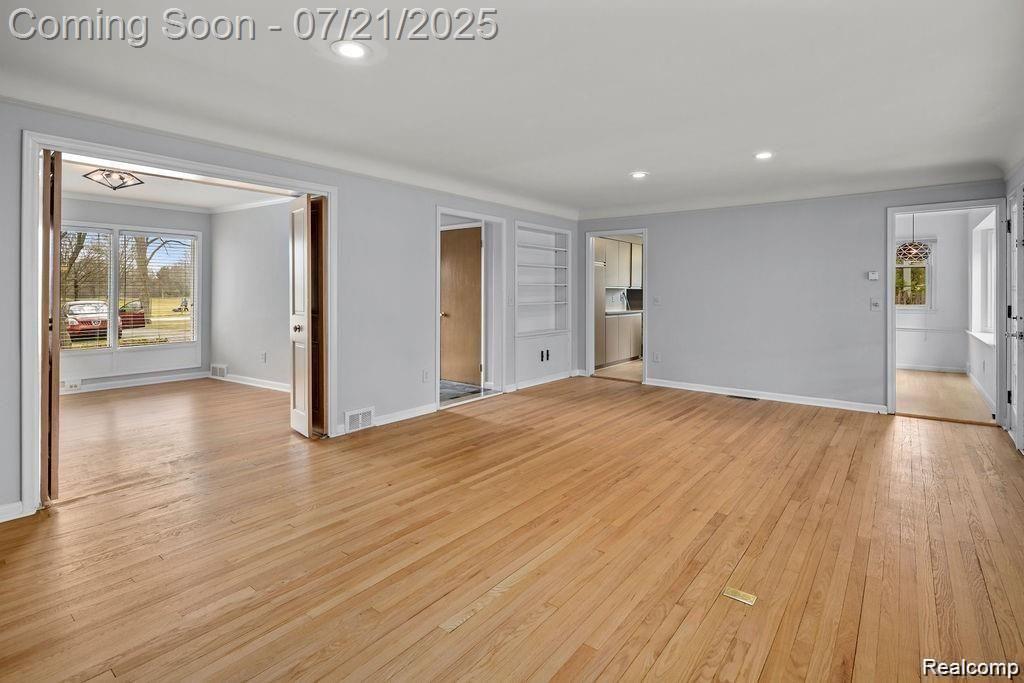 Birmingham City, Michigan 48009, United States, 2 Bedrooms Bedrooms, ,2 BathroomsBathrooms,Residential,Coming Soon,174264