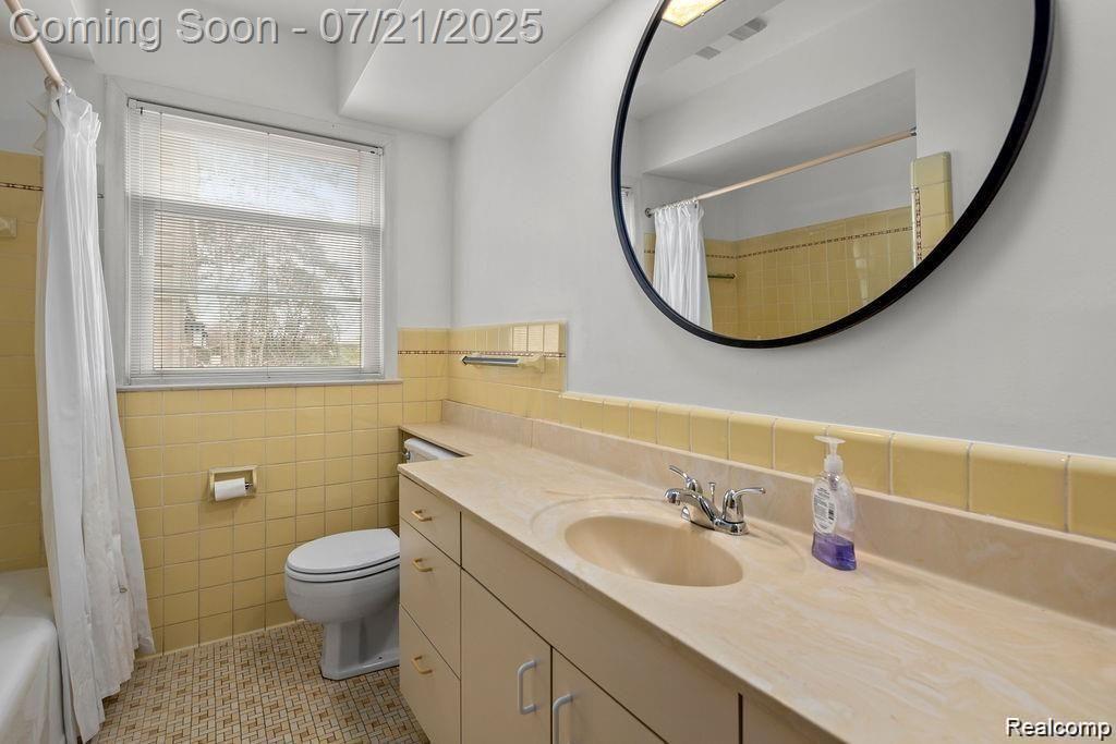 Birmingham City, Michigan 48009, United States, 2 Bedrooms Bedrooms, ,2 BathroomsBathrooms,Residential,Coming Soon,174264