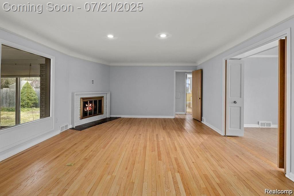 Birmingham City, Michigan 48009, United States, 2 Bedrooms Bedrooms, ,2 BathroomsBathrooms,Residential,Coming Soon,174264