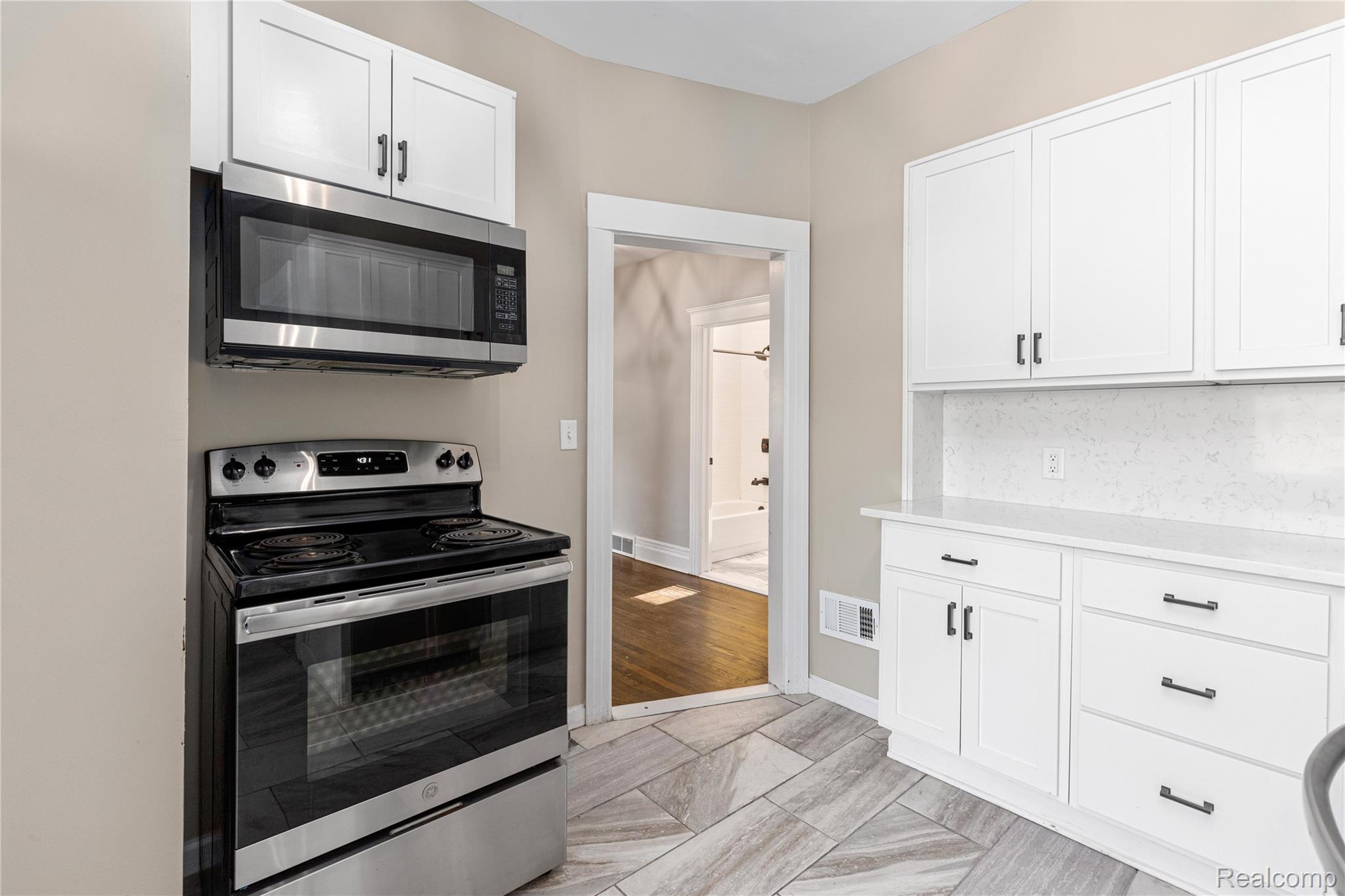 Detroit City, Michigan 48202, United States, 3 Bedrooms Bedrooms, ,1 BathroomBathrooms,Residential,Active,165668