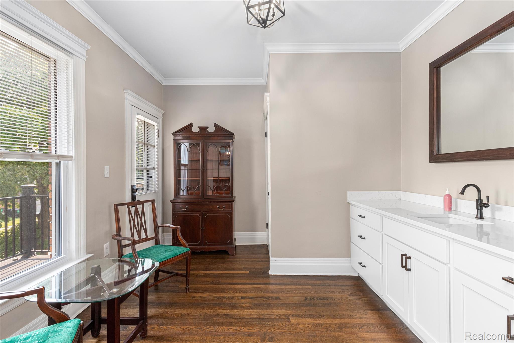 Detroit City, Michigan 48202, United States, 3 Bedrooms Bedrooms, ,1 BathroomBathrooms,Residential,Active,165668