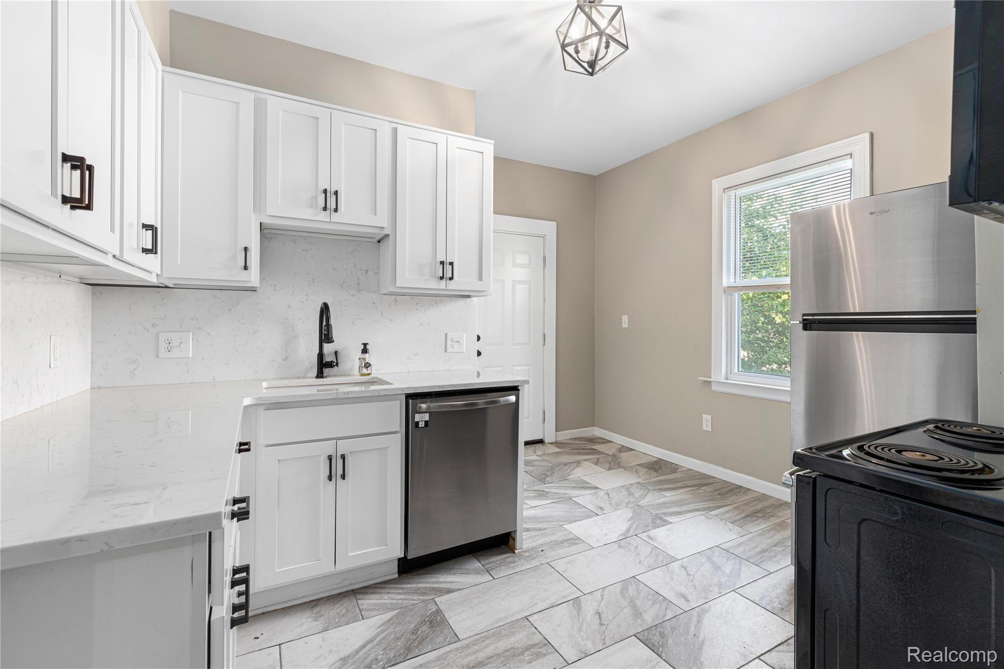 Detroit City, Michigan 48202, United States, 3 Bedrooms Bedrooms, ,1 BathroomBathrooms,Residential,Active,165668