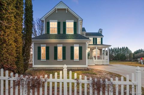 1095 Island Lake Drive Oxford Charter Township MI 48371