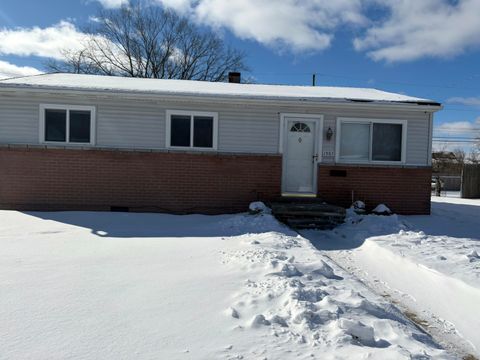 Photo of 1585 Harvest Lane, Ypsilanti Charter Township, MI 48198 (MLS # 81026006033)