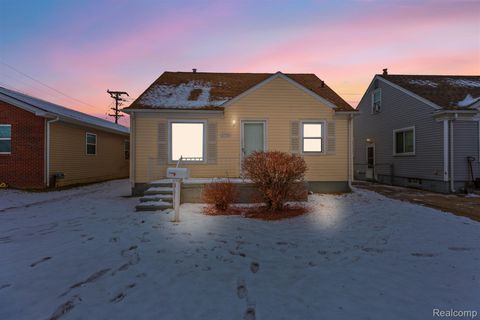 27550 Garfield Street Roseville City MI 48066