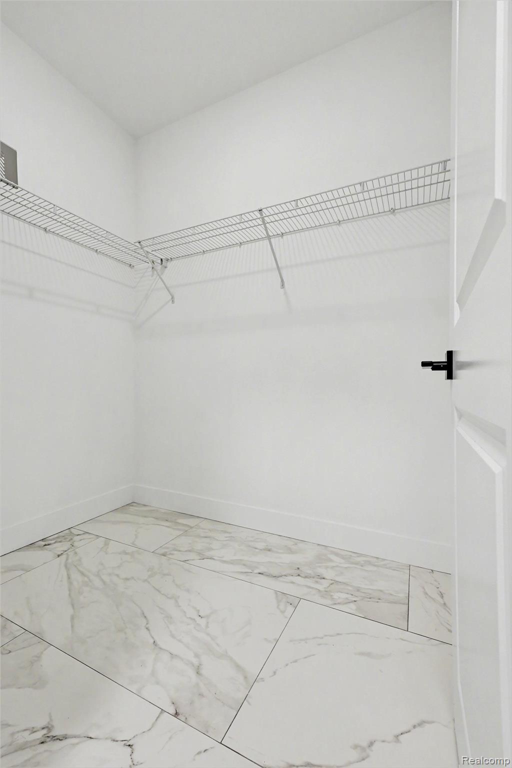 56270 Stone Falcon E