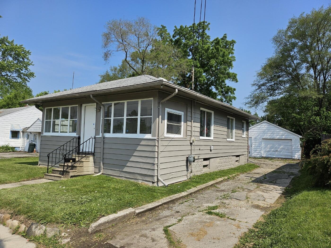 1102 W Atherton Road
