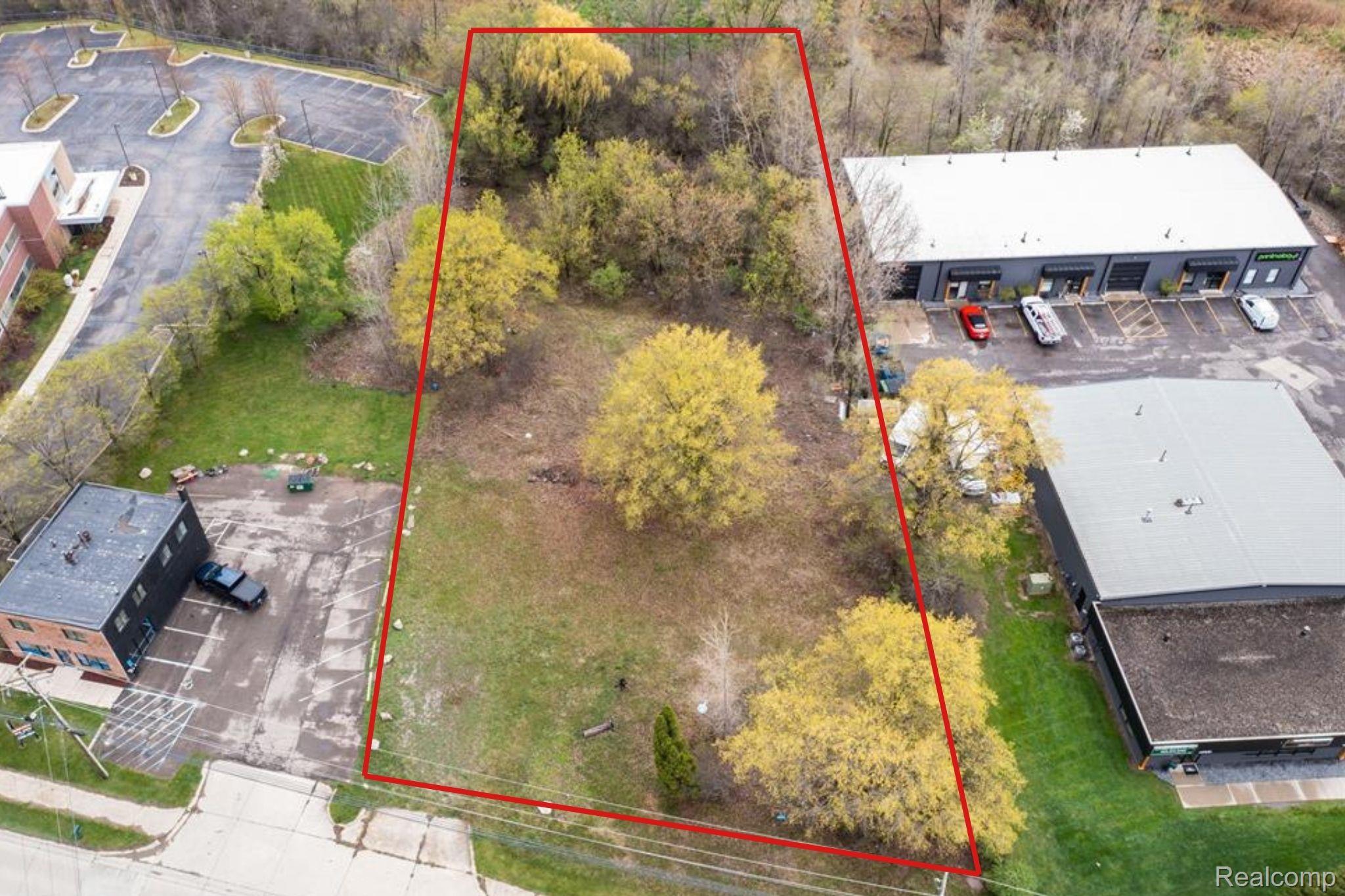 44911 Grand River Avenue