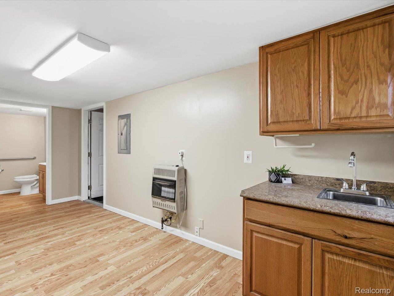 Fort Gratiot Charter Township, Michigan 48059, United States, ,Commercial,Active,241707