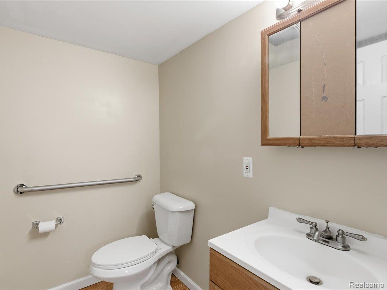 Fort Gratiot Charter Township, Michigan 48059, United States, ,Commercial,Active,241707