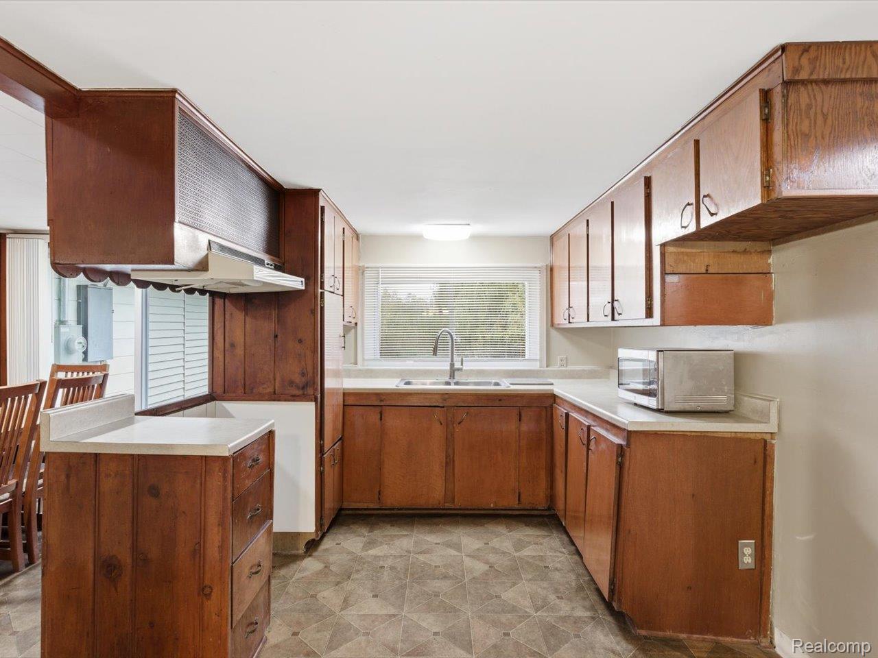 Fort Gratiot Charter Township, Michigan 48059, United States, ,Commercial,Active,241707