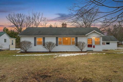 7154 Lake Street Lexington Village MI 48450