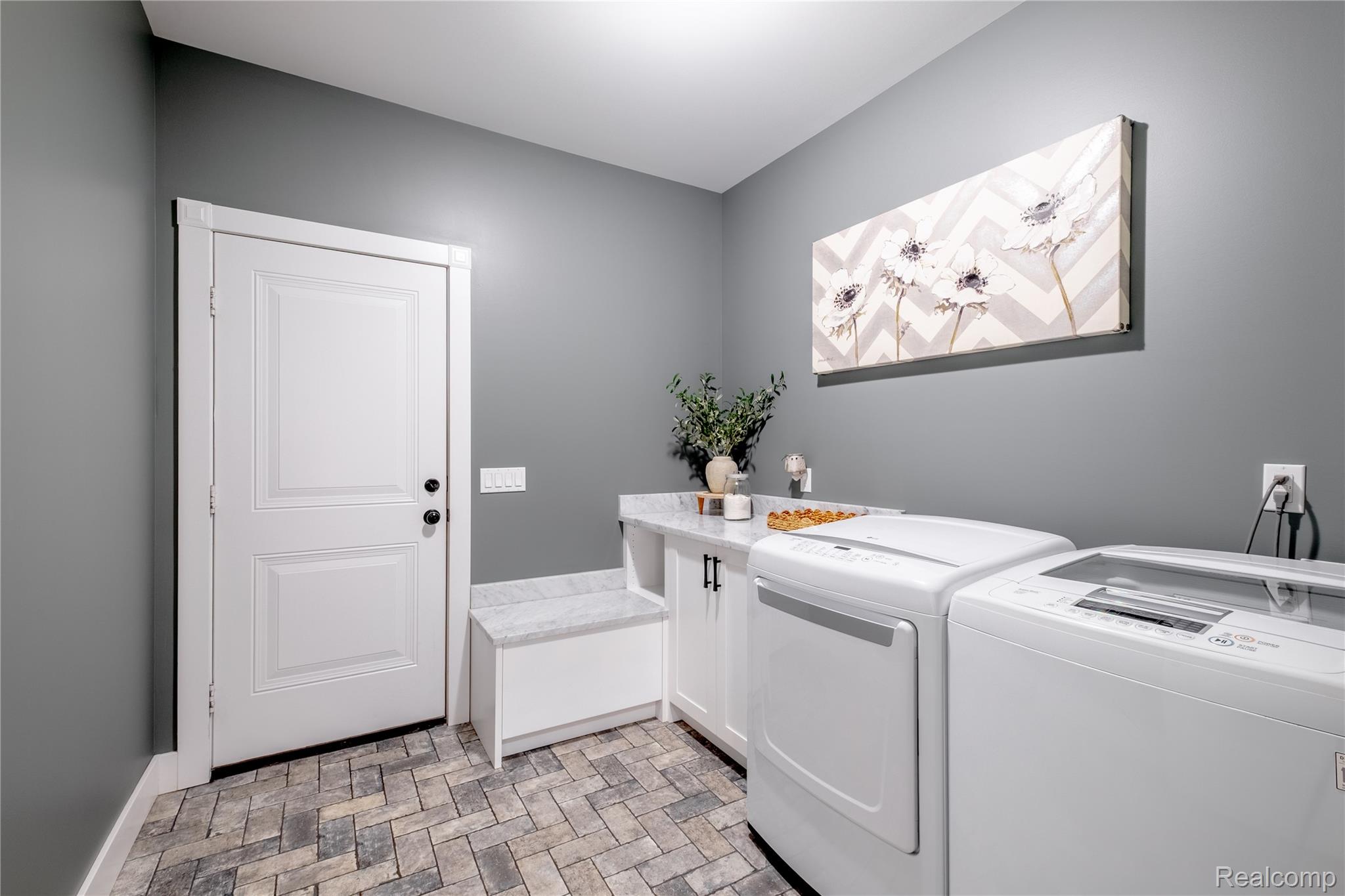 Tyrone Township, Michigan 48430, United States, 3 Bedrooms Bedrooms, ,3 BathroomsBathrooms,Residential,Active,149009