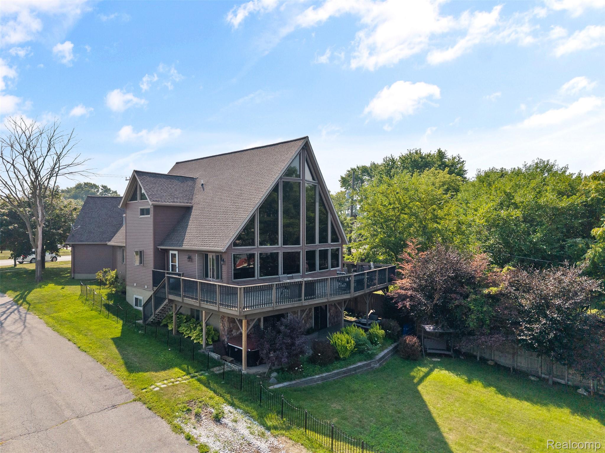 1907 Riverside Drive