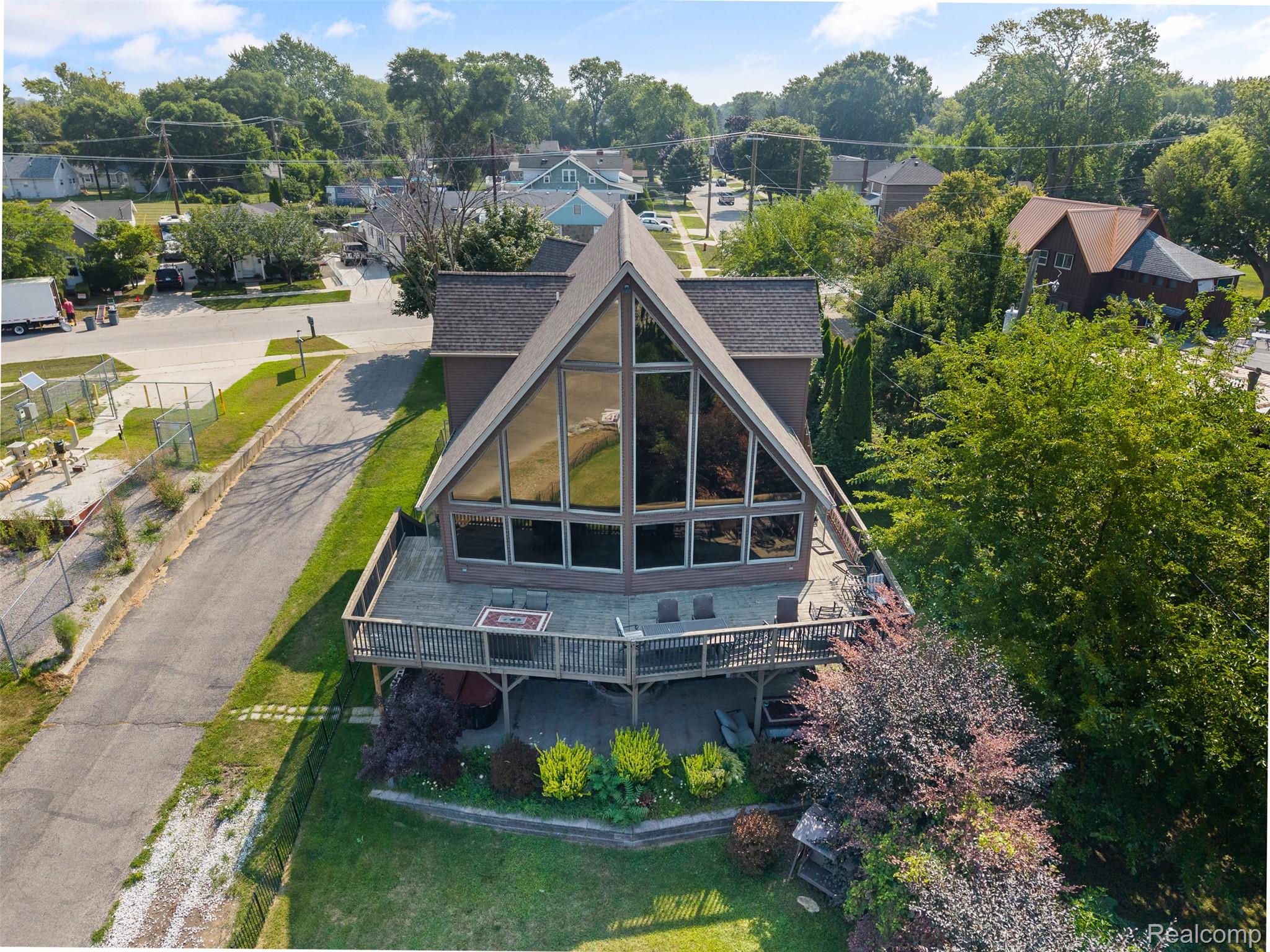 1907 Riverside Drive