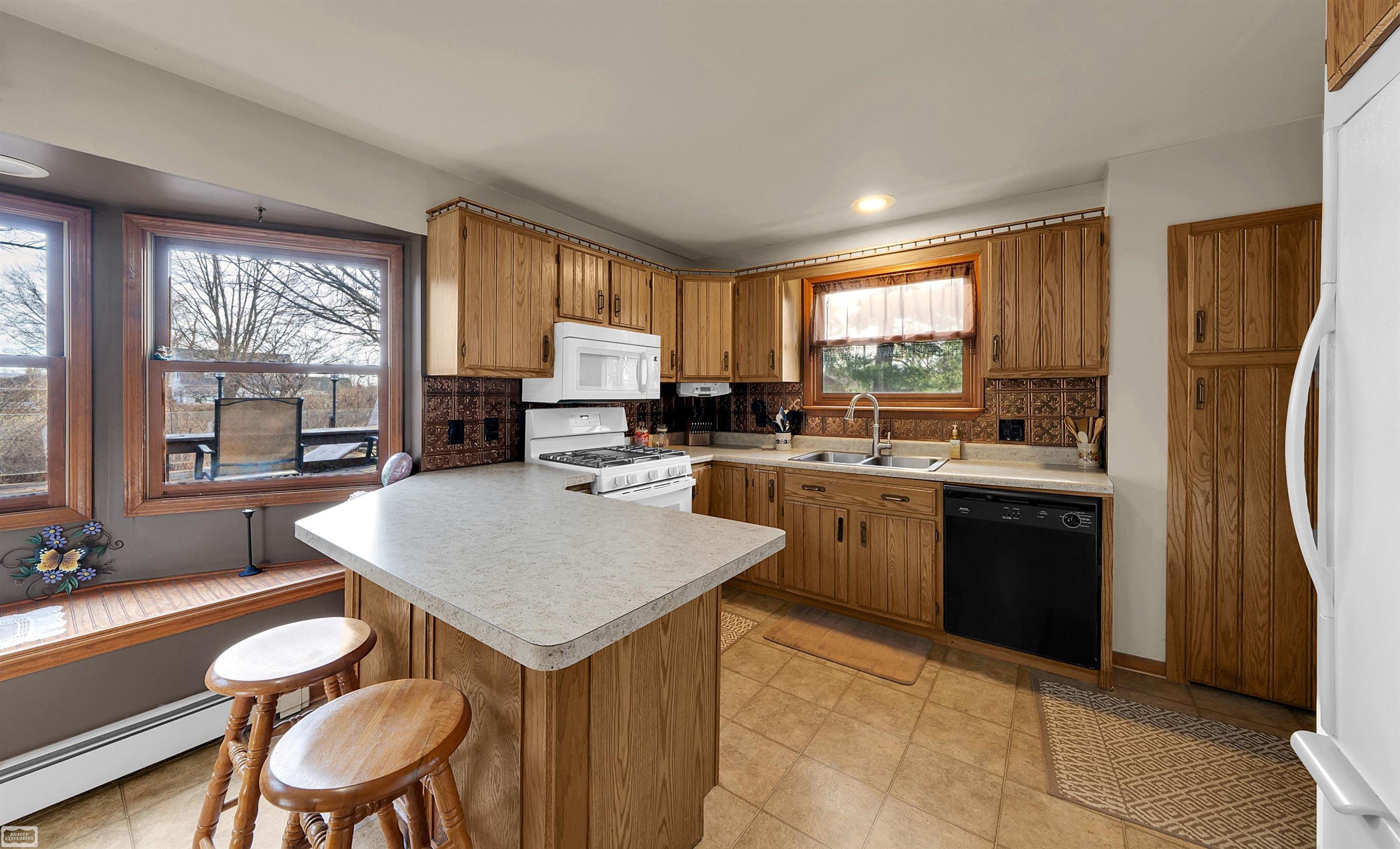 69350 N Forest Street