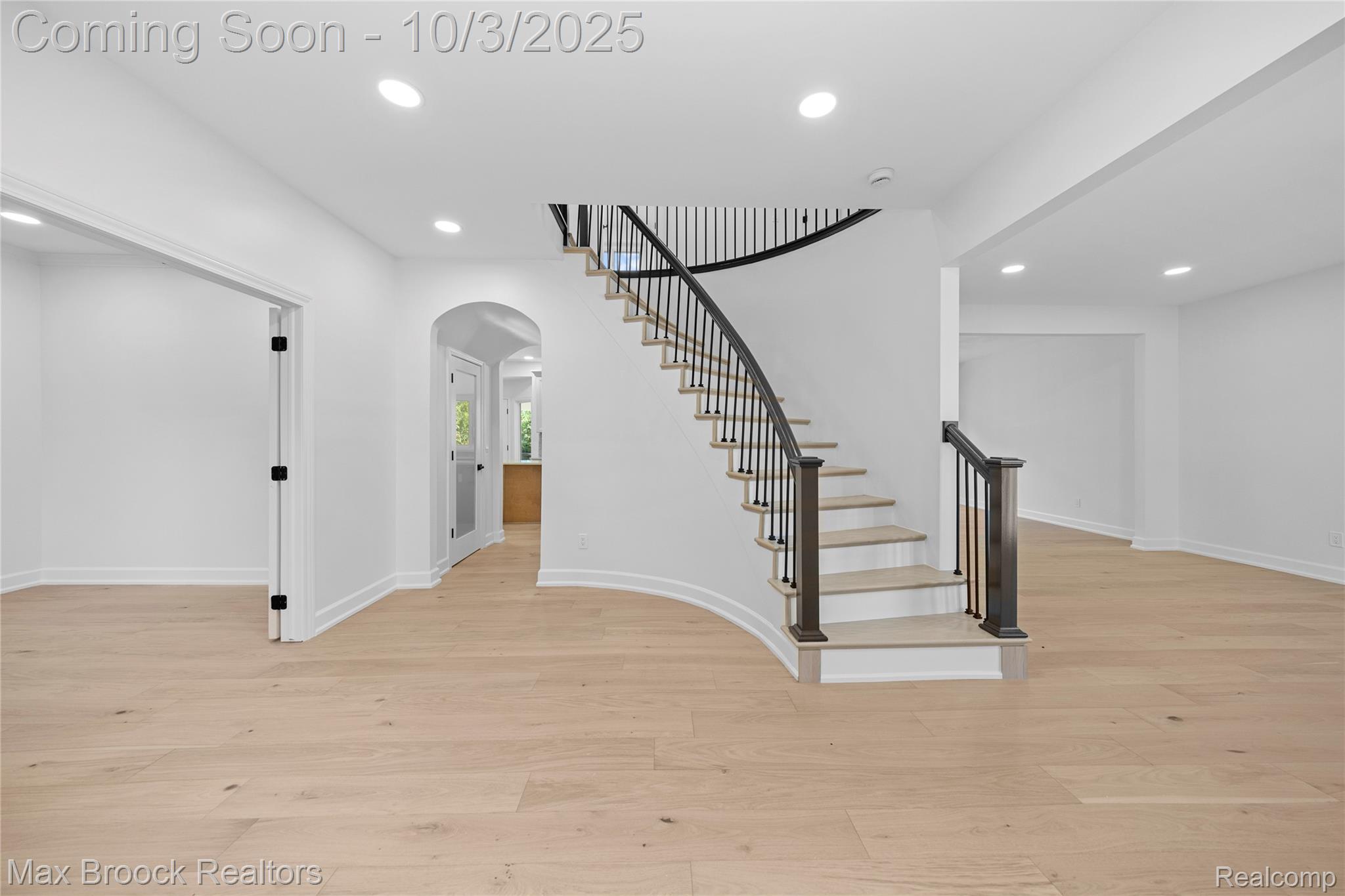 7219 Oakwood Drive