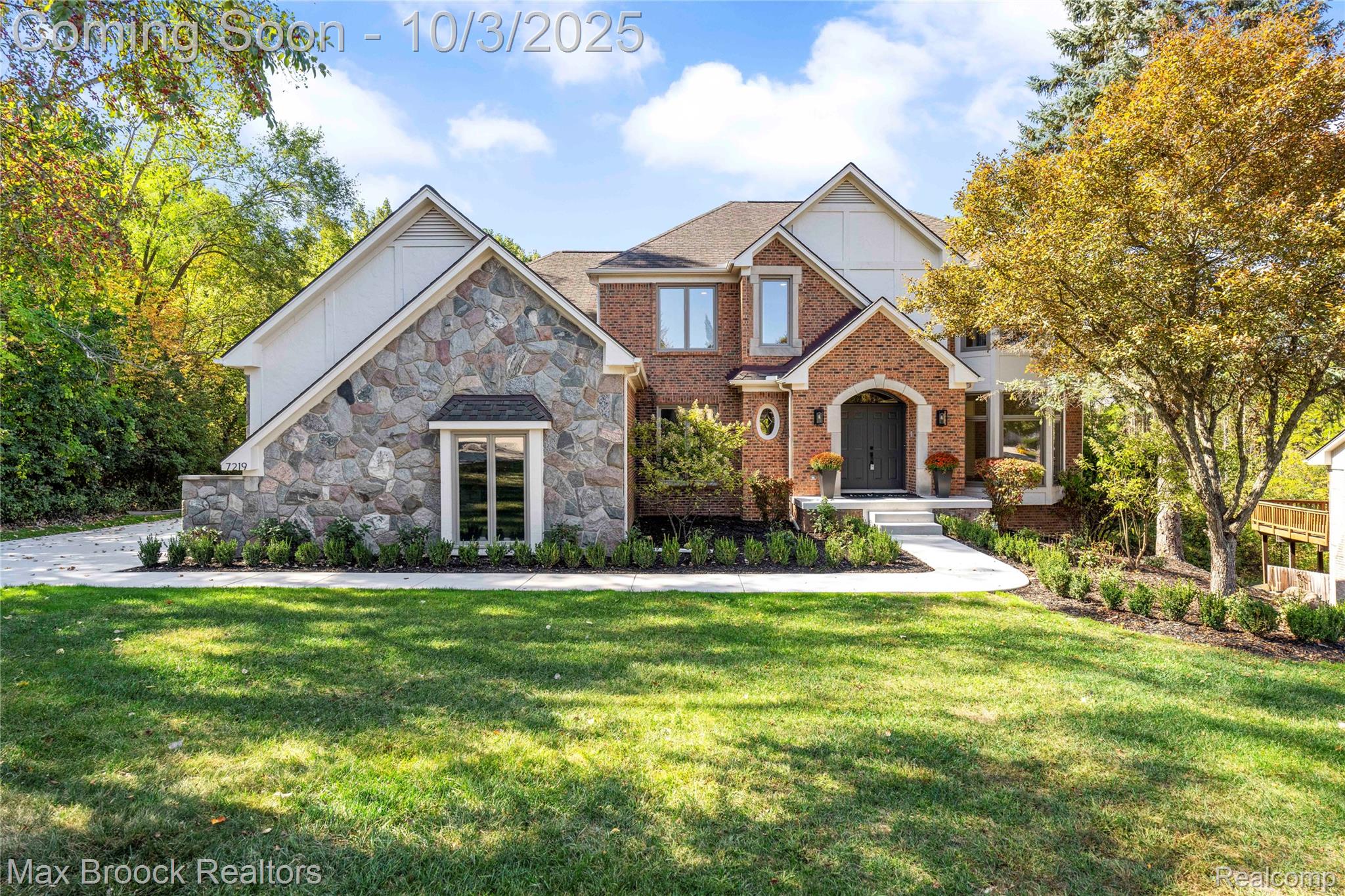 7219 Oakwood Drive