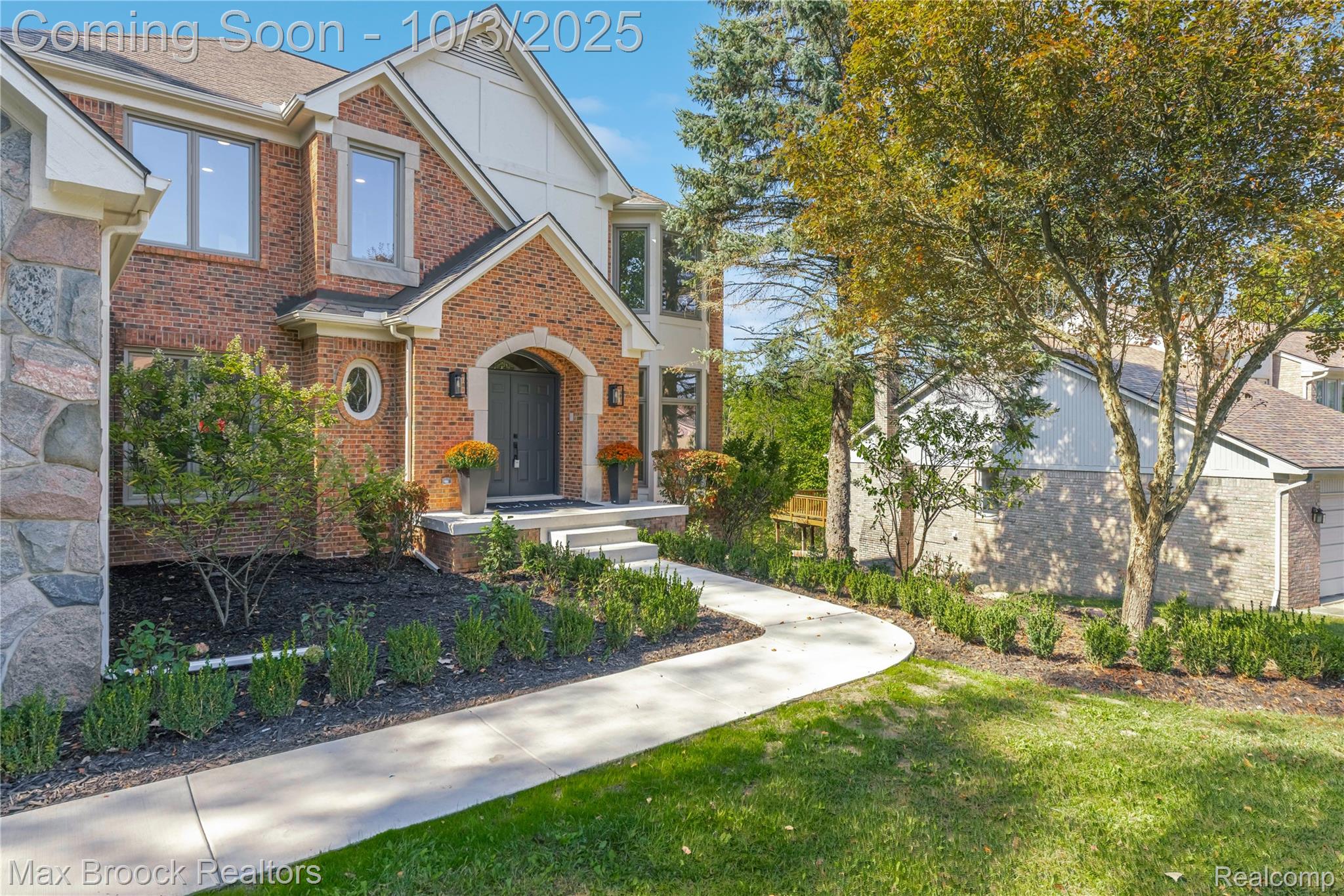 7219 Oakwood Drive