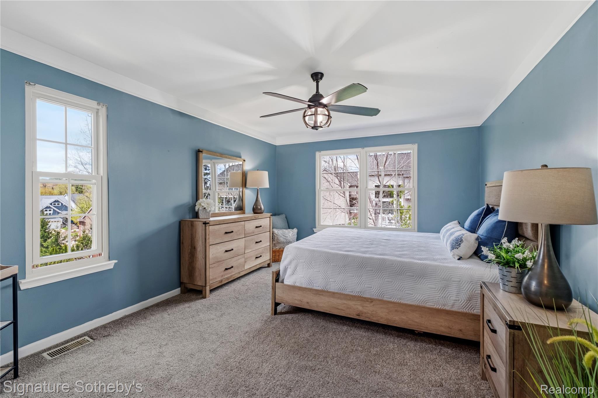601 Village Lane