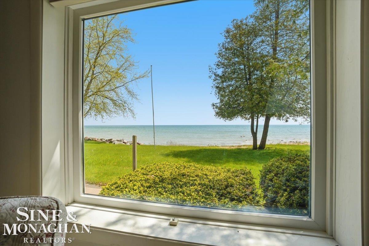 637 S Lakeshore Rd Road