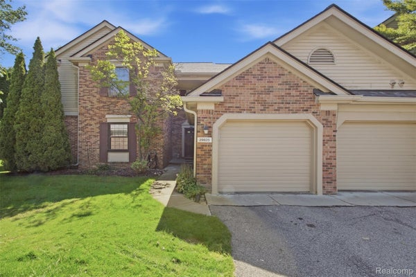 29825 INDIAN TRL, FARMINGTON HILLS, MI 48331 - Image f22f99ccbe5d22a2f6af4c6eae2fbc33/1085295622
