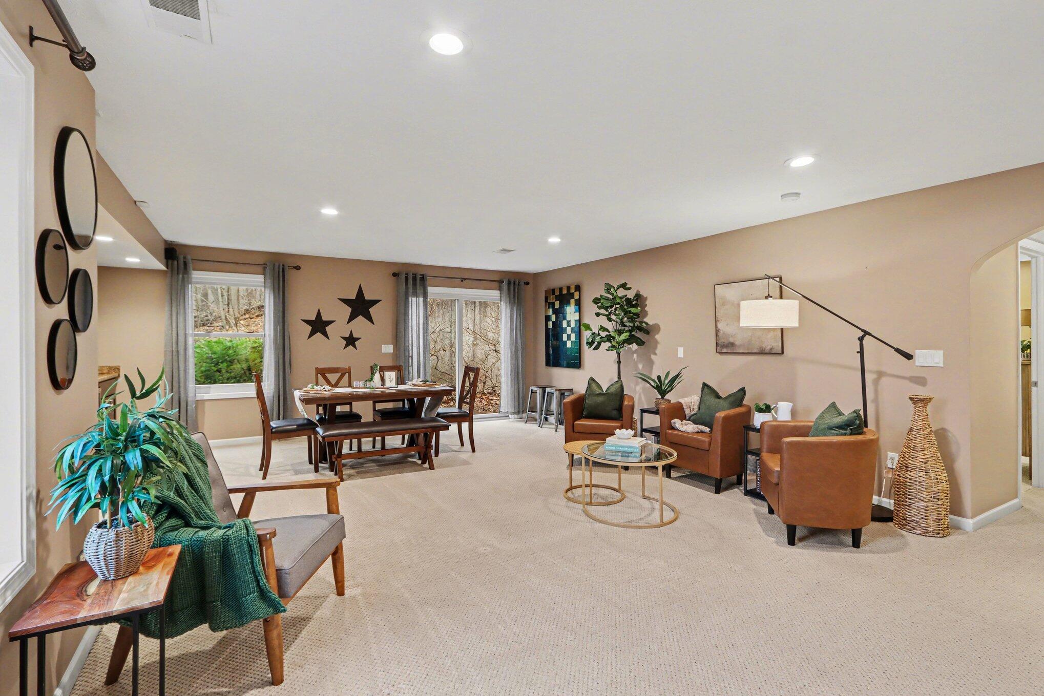 10466 N Riverview Drive