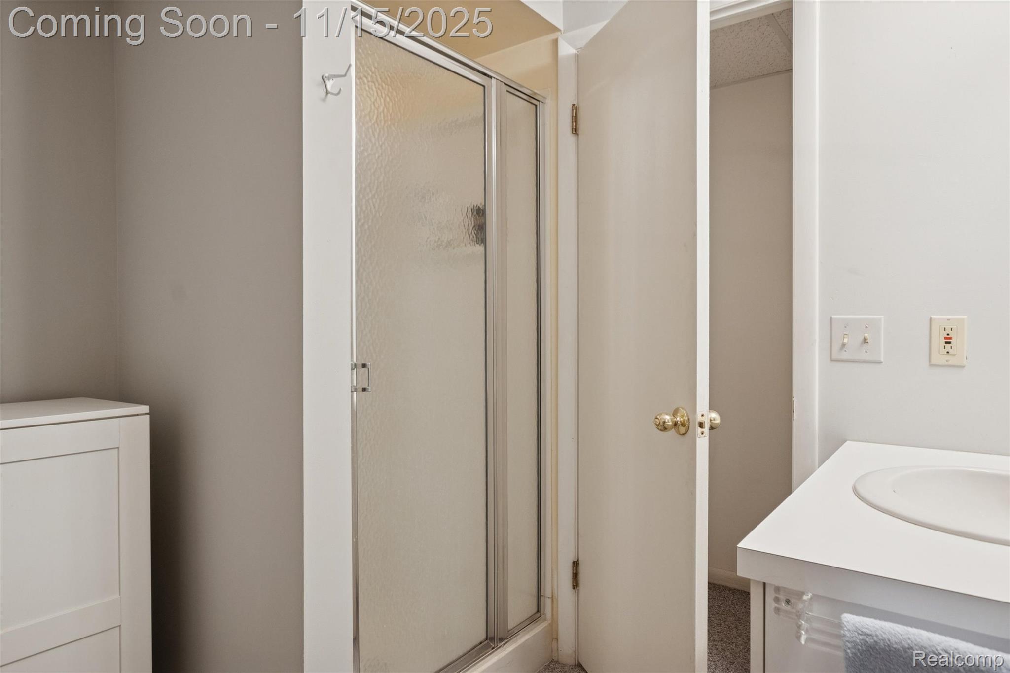 Bloomfield Hills, Michigan 48304, United States, 3 Bedrooms Bedrooms, ,3 BathroomsBathrooms,Residential,Coming Soon,242896