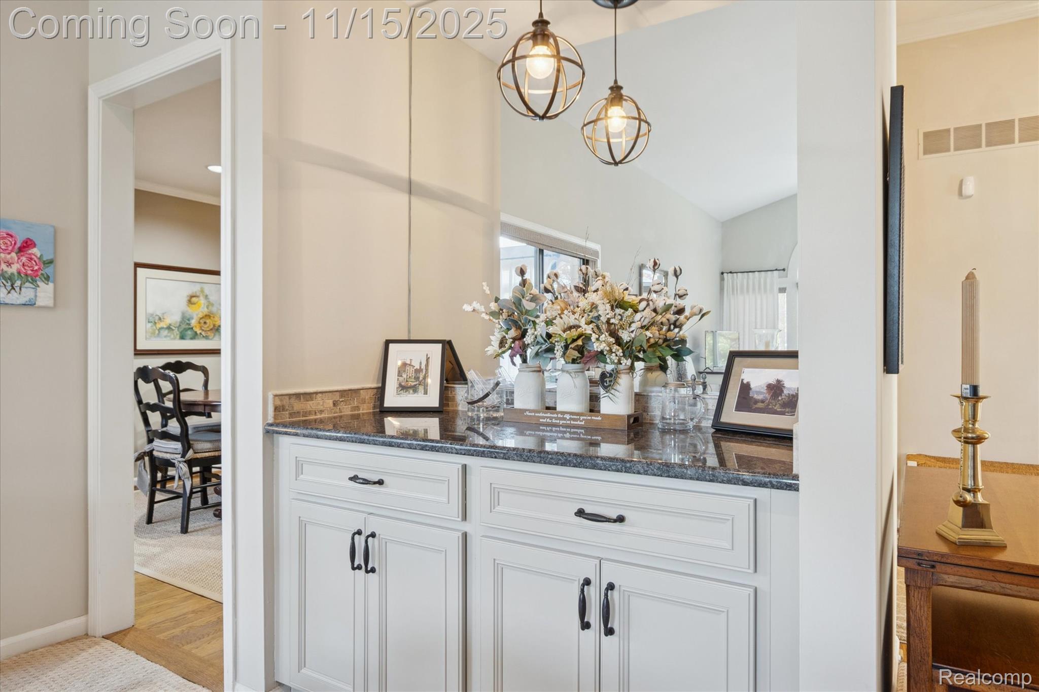 Bloomfield Hills, Michigan 48304, United States, 3 Bedrooms Bedrooms, ,3 BathroomsBathrooms,Residential,Coming Soon,242896