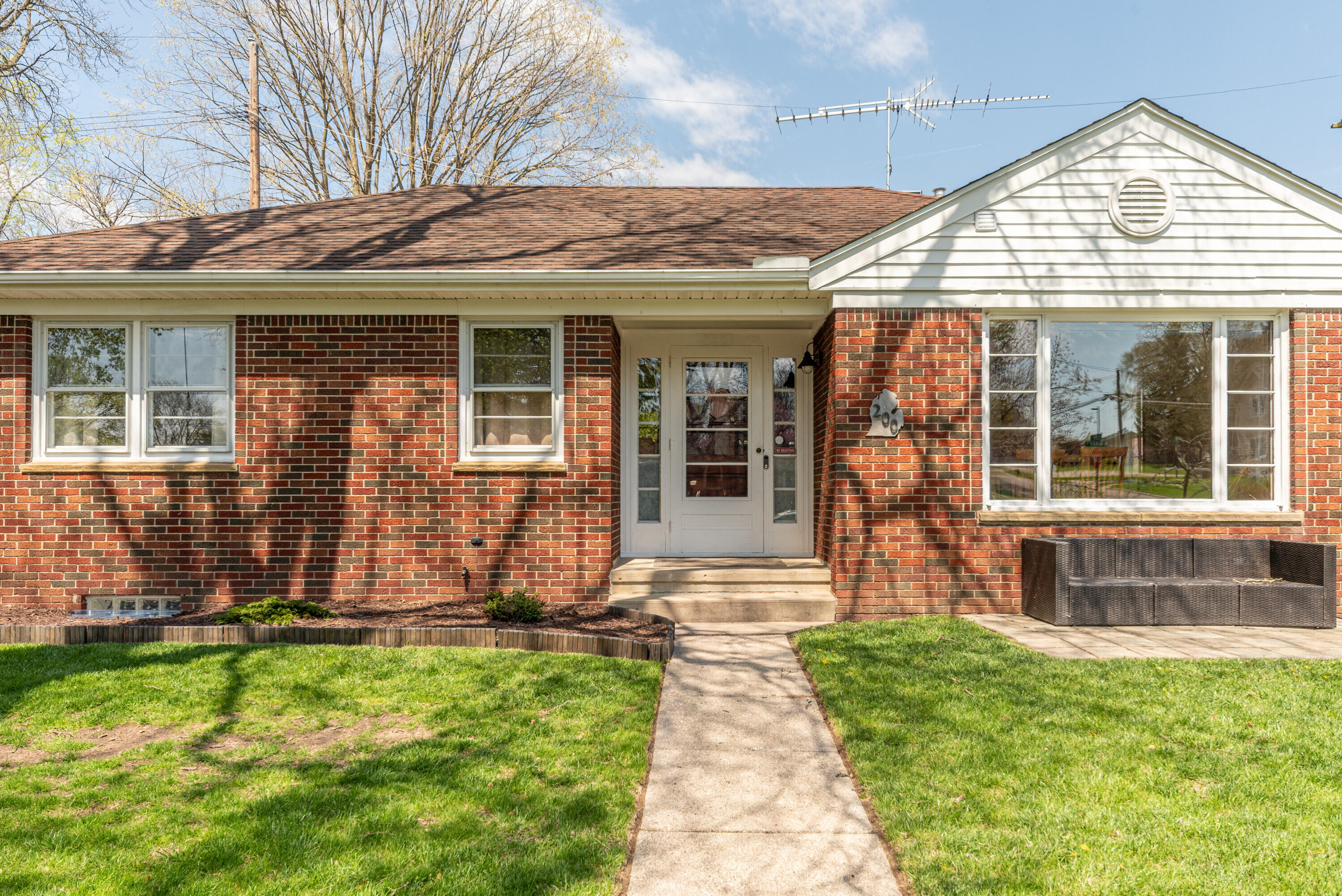 200 W Mckay Street