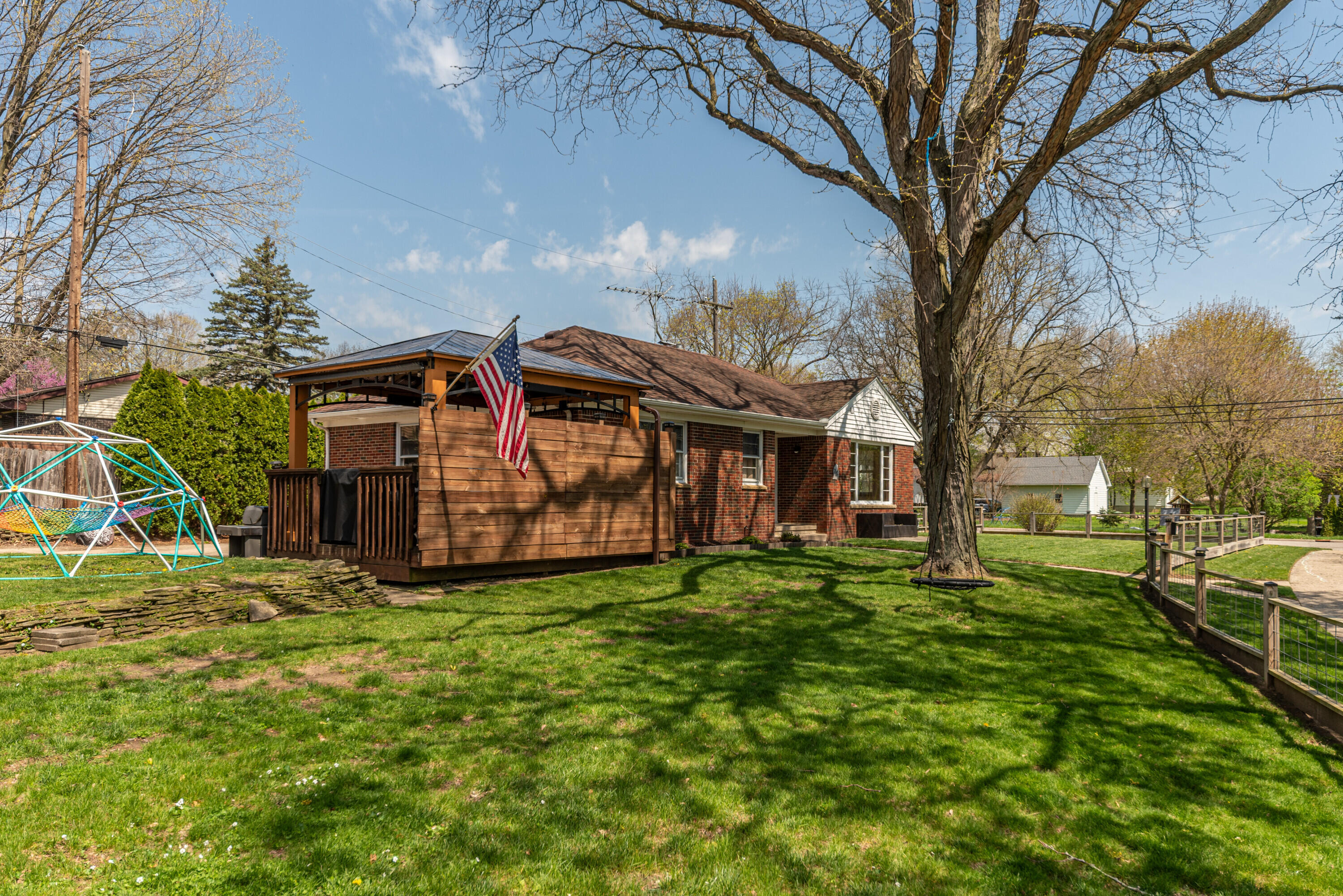 200 W Mckay Street