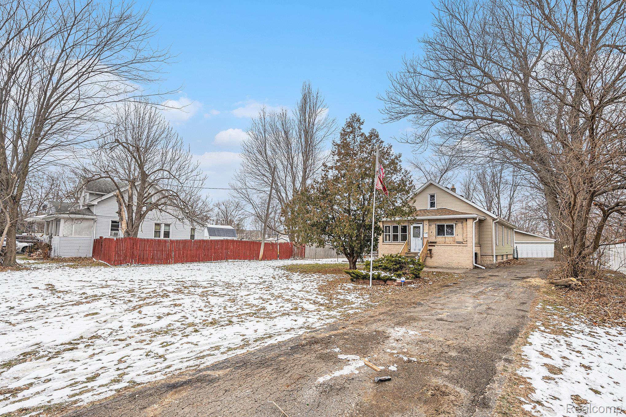 18335 E 11 Mile Road