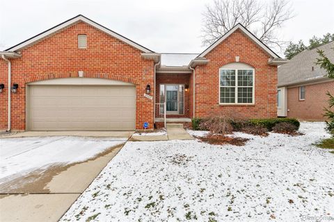 2068 Glenwood Drive Sterling Heights City MI 48310