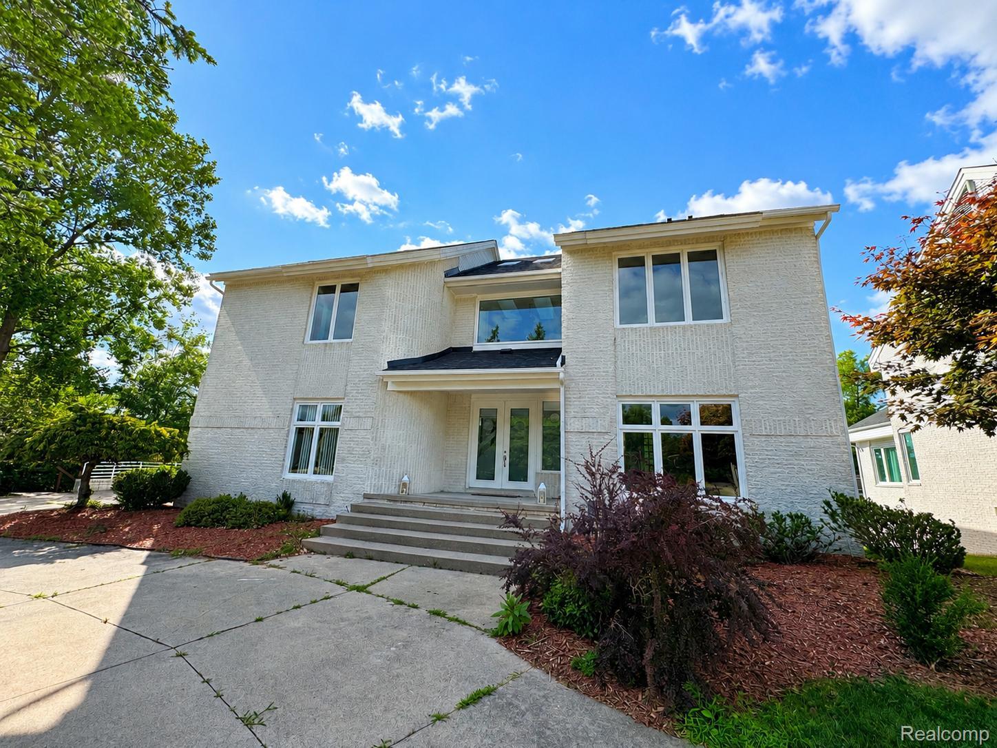 6446 Royal Pointe Drive