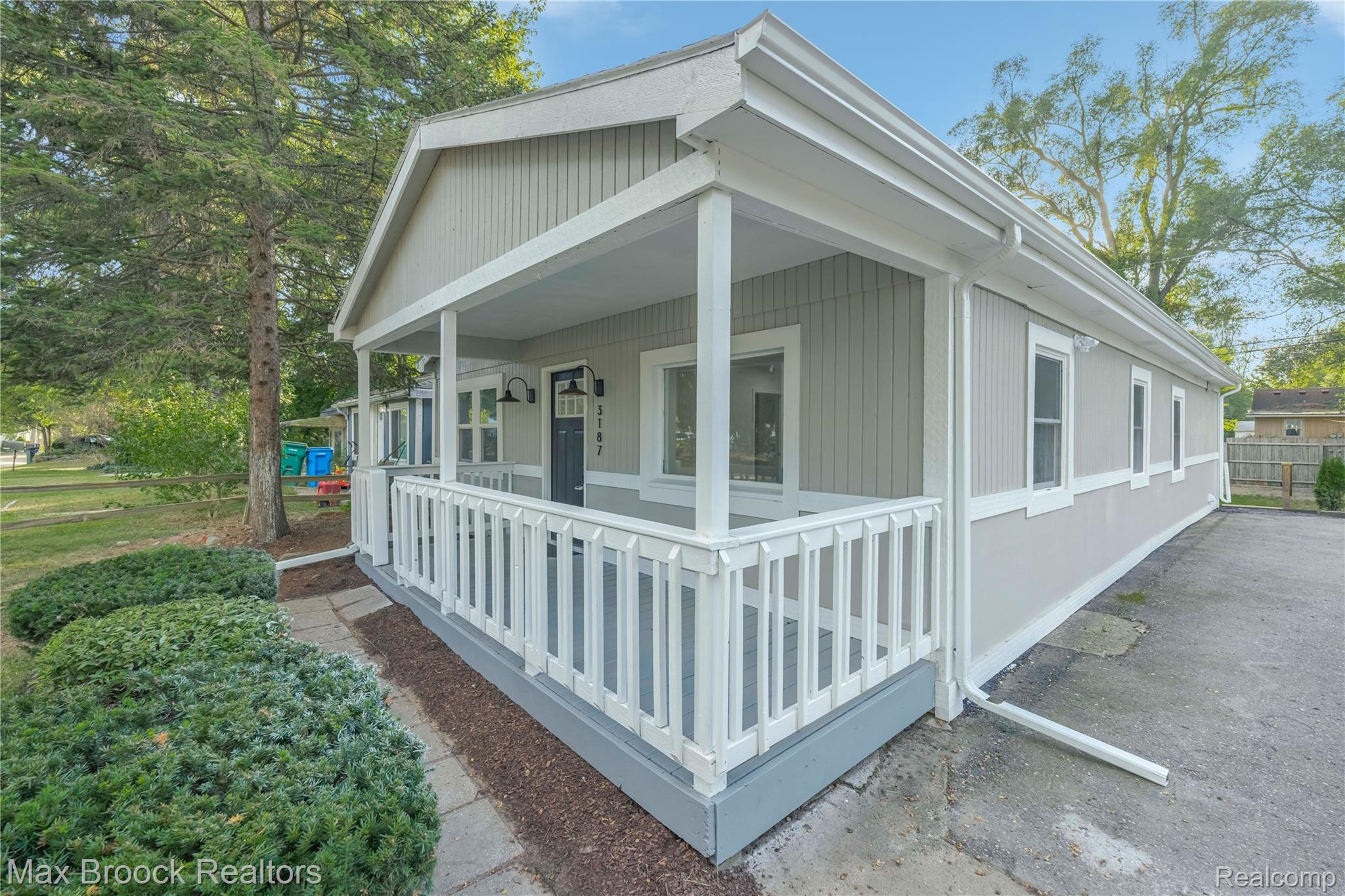 3187 Woodlawn Street