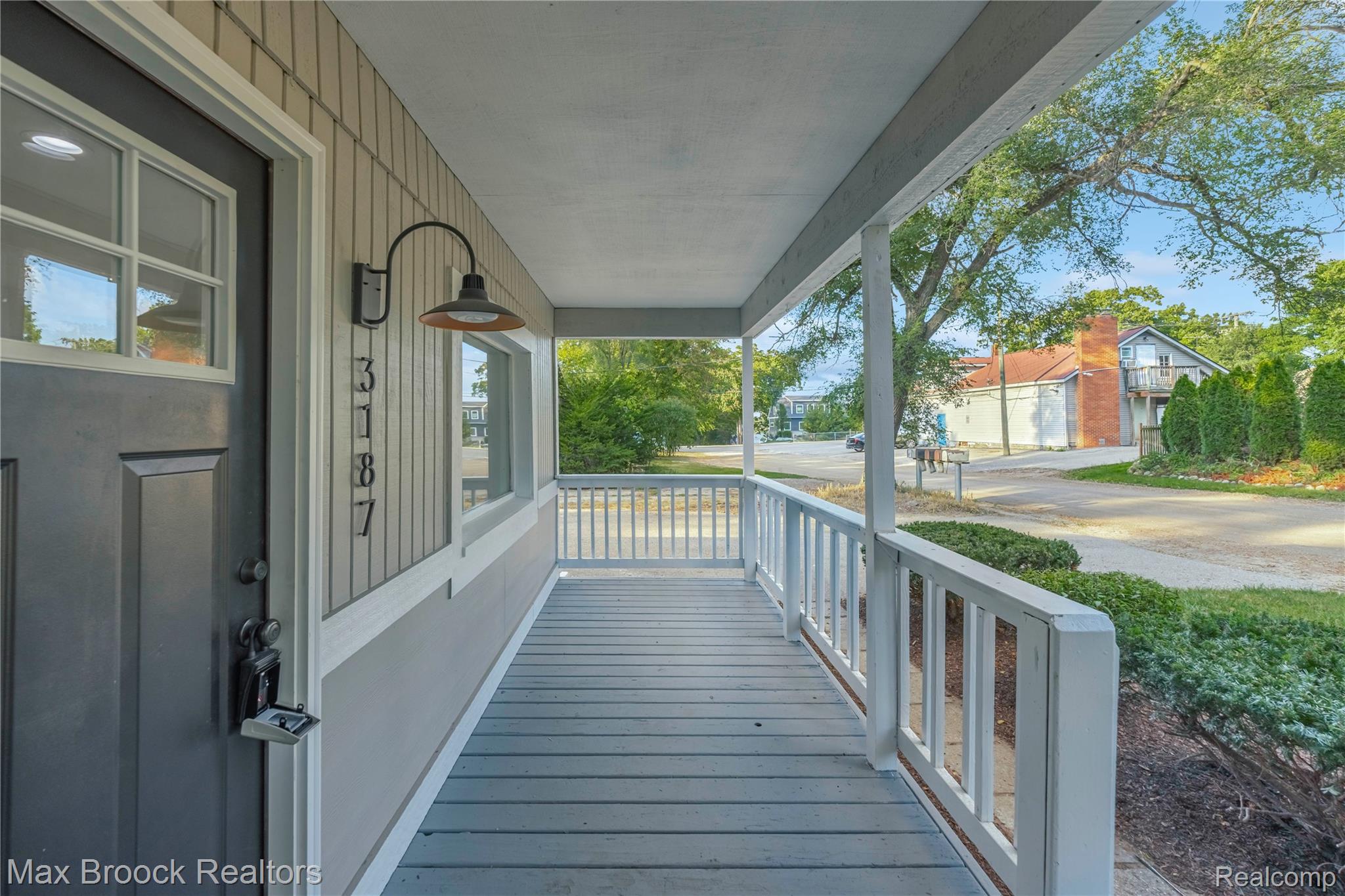 3187 Woodlawn Street