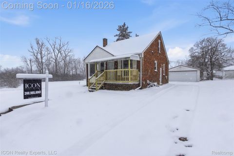 Photo of 901 Argyle Avenue, Pontiac City, MI 48341 (MLS # 20261002917)