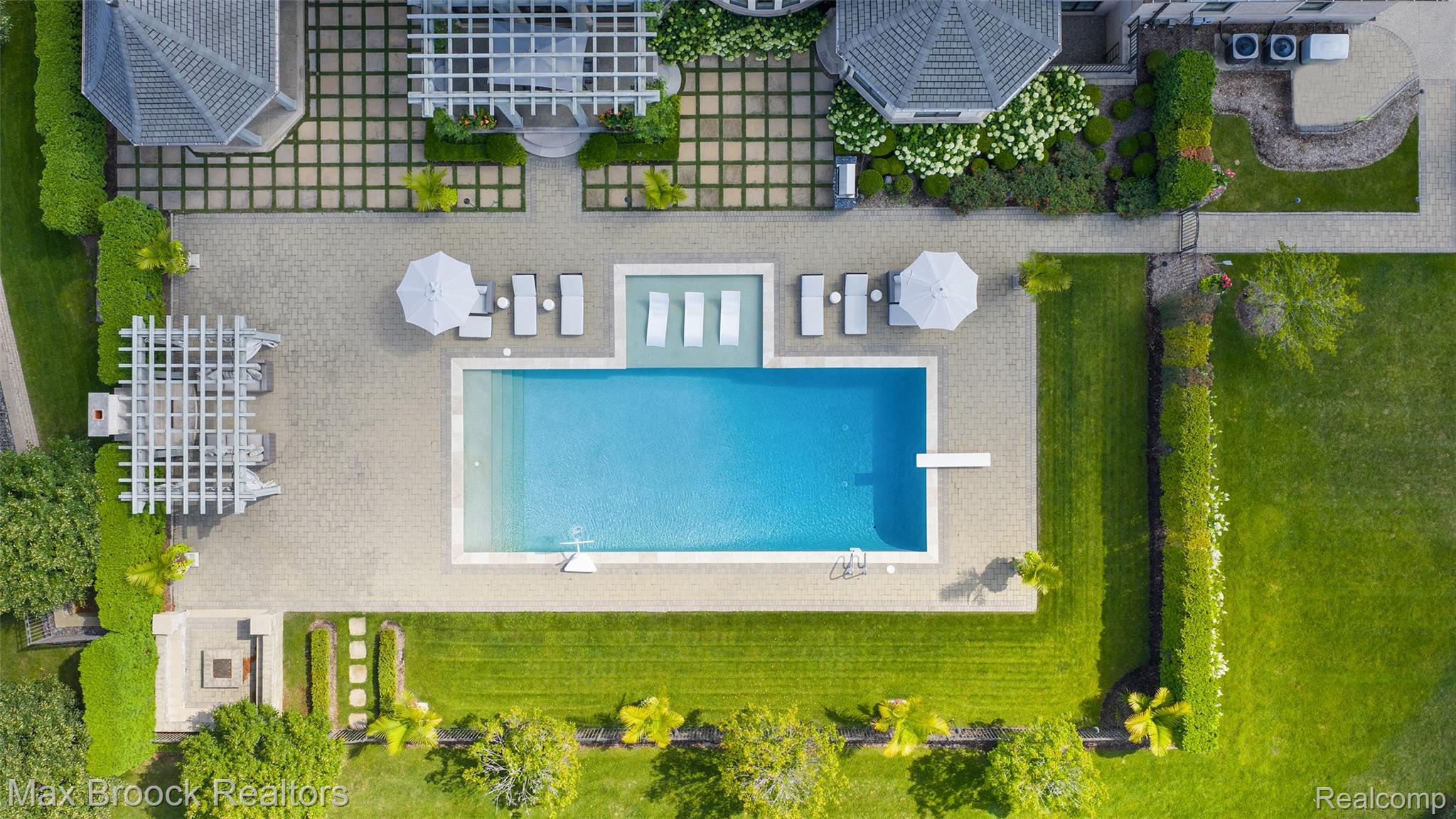 5466 Orchard Ridge Drive