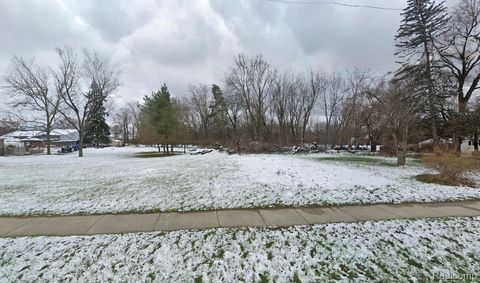 2043 S Long Lake Road Fenton City MI 48430