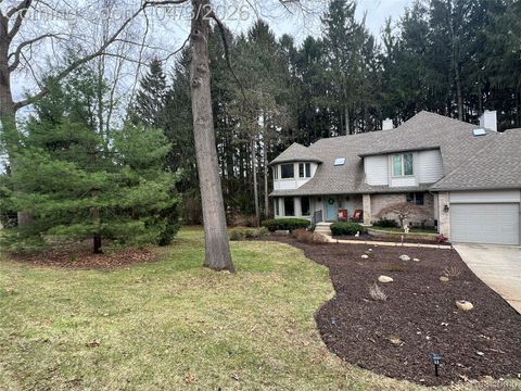 9641 Rolling Greens Drive Hamburg Township MI 48169