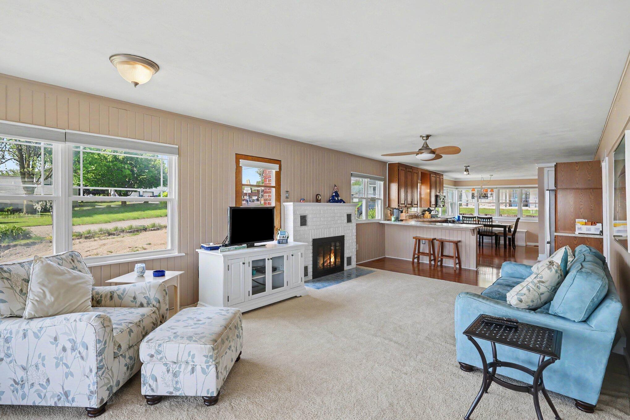 1680 Round Lake Highway
