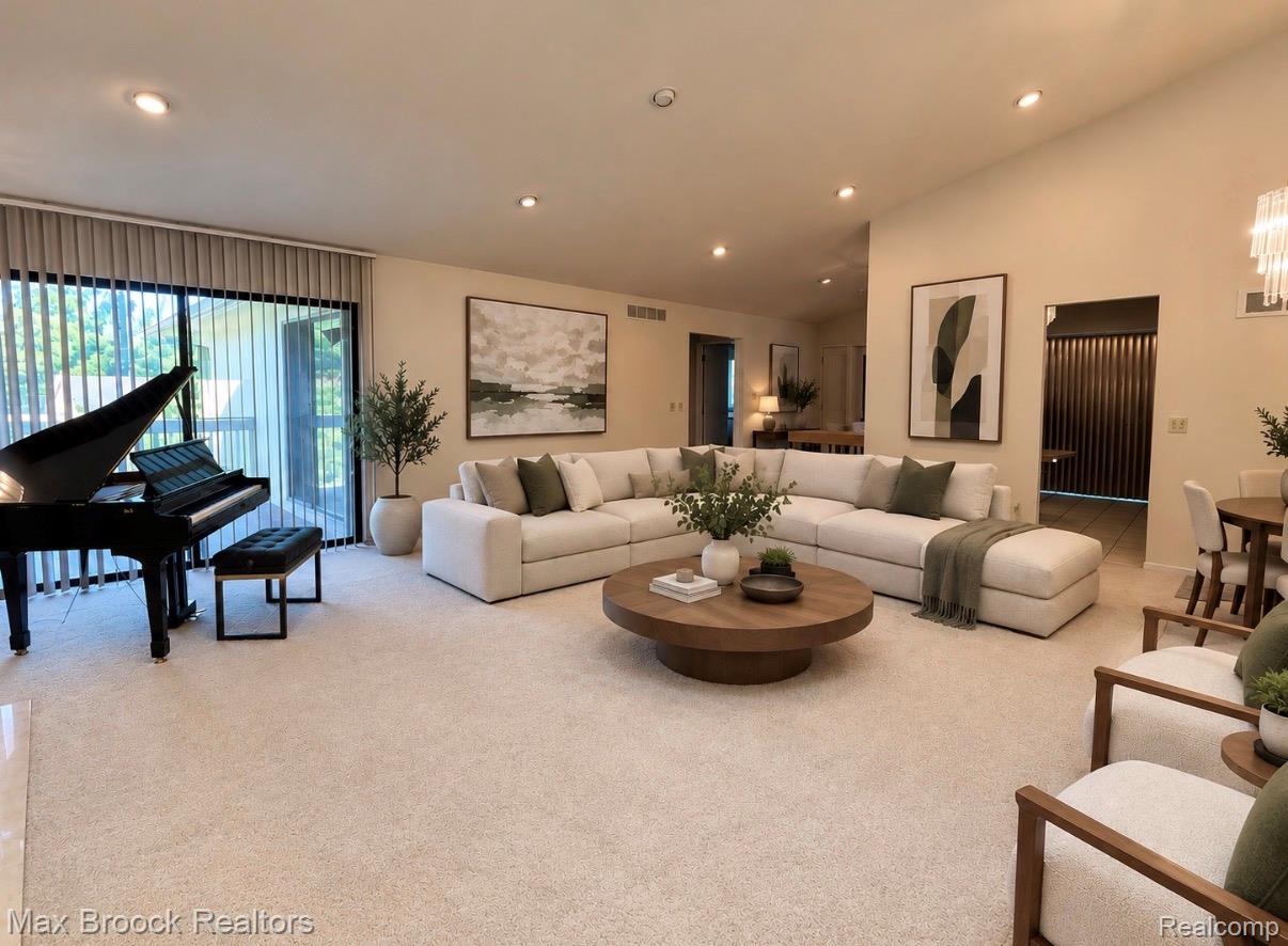 5663 Hillcrest Circle E 64