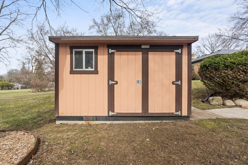 listing image 50