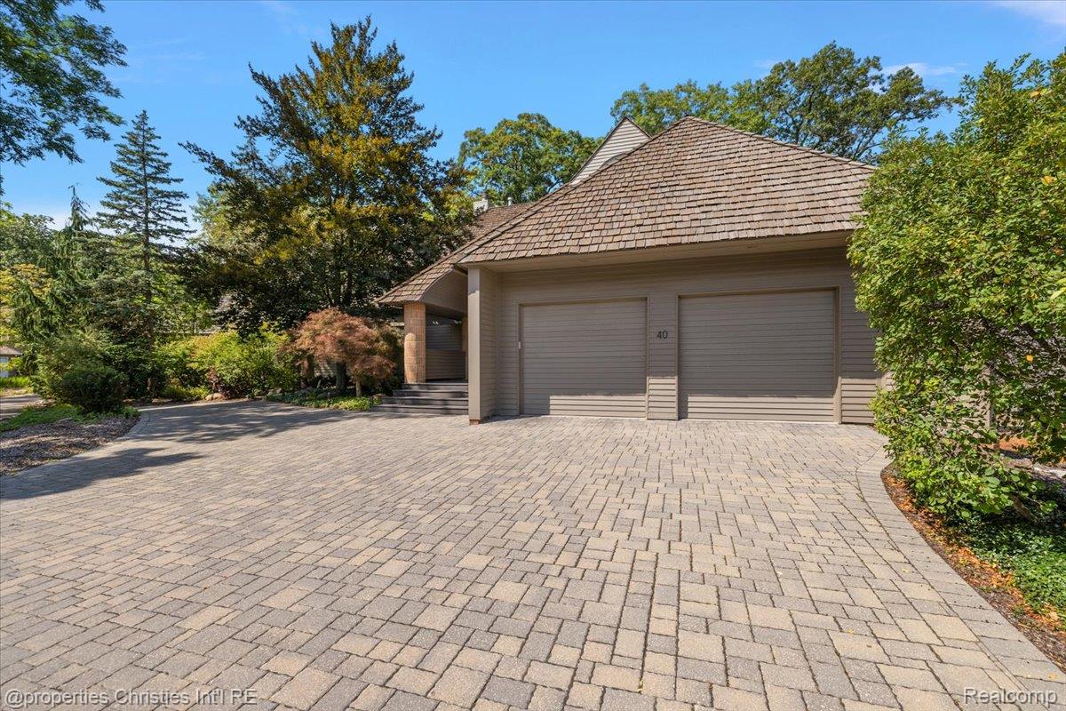 40 Scenic Oaks Drive N