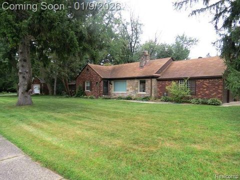 24125 Martha Washington Drive Southfield City MI 48075