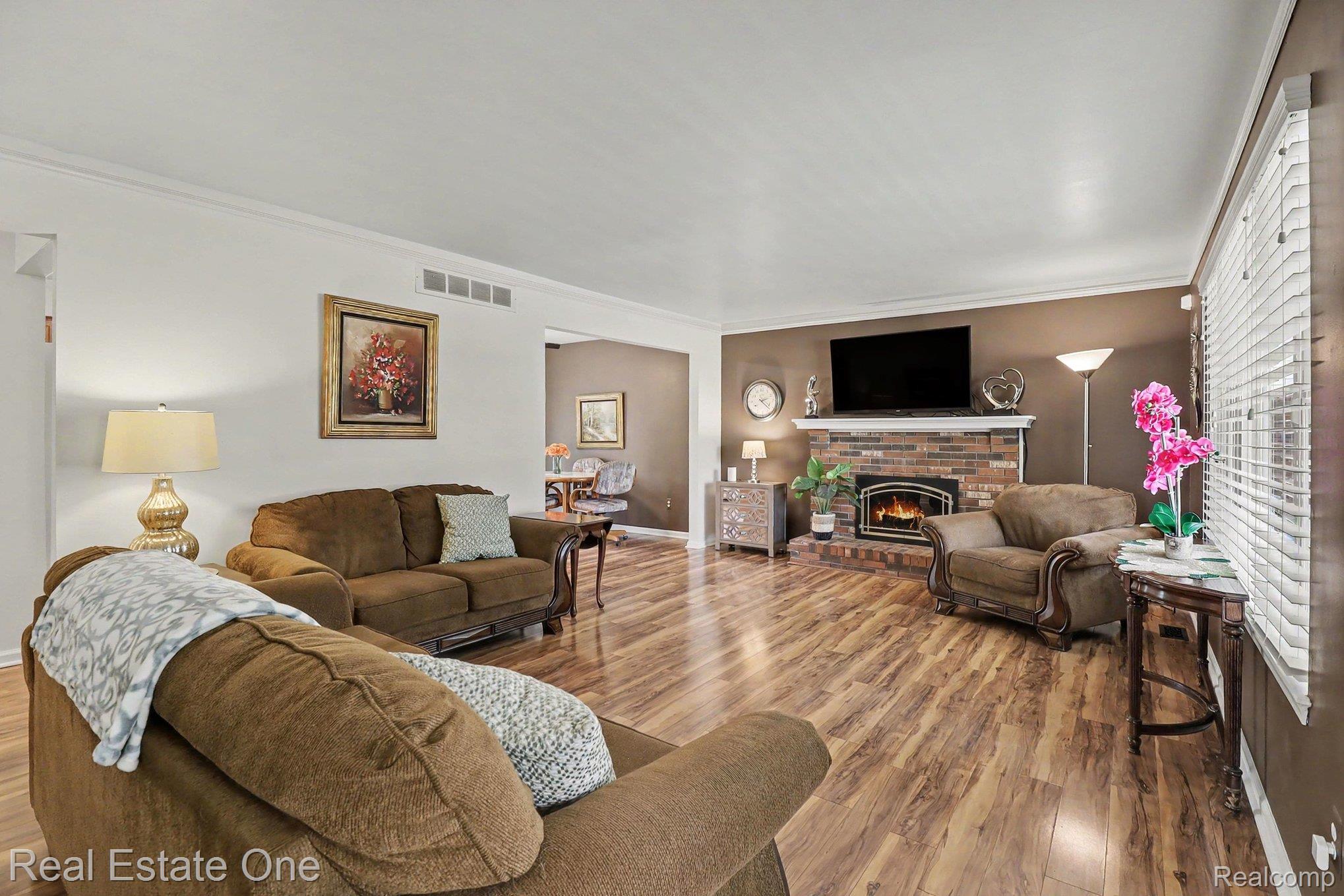 6570 Edgewood Road